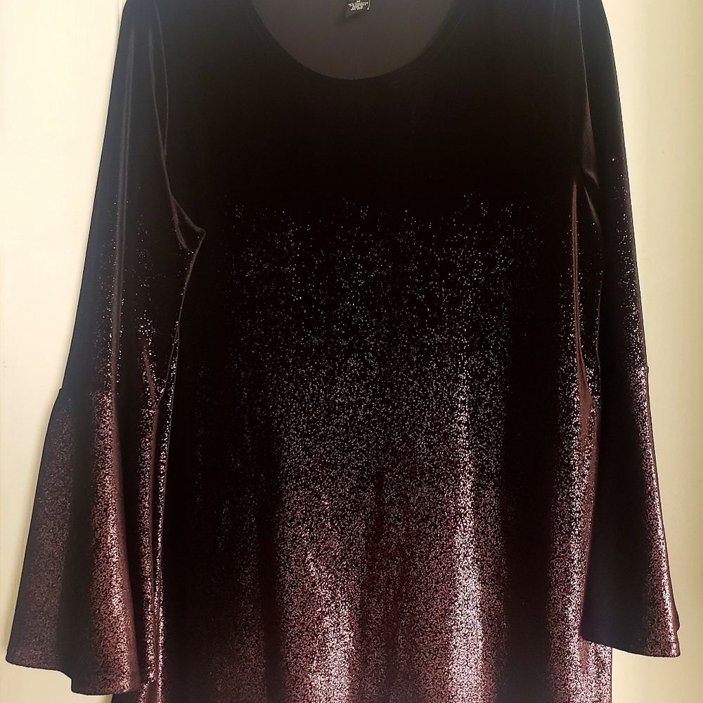Two tone black & pink velvet top 💗